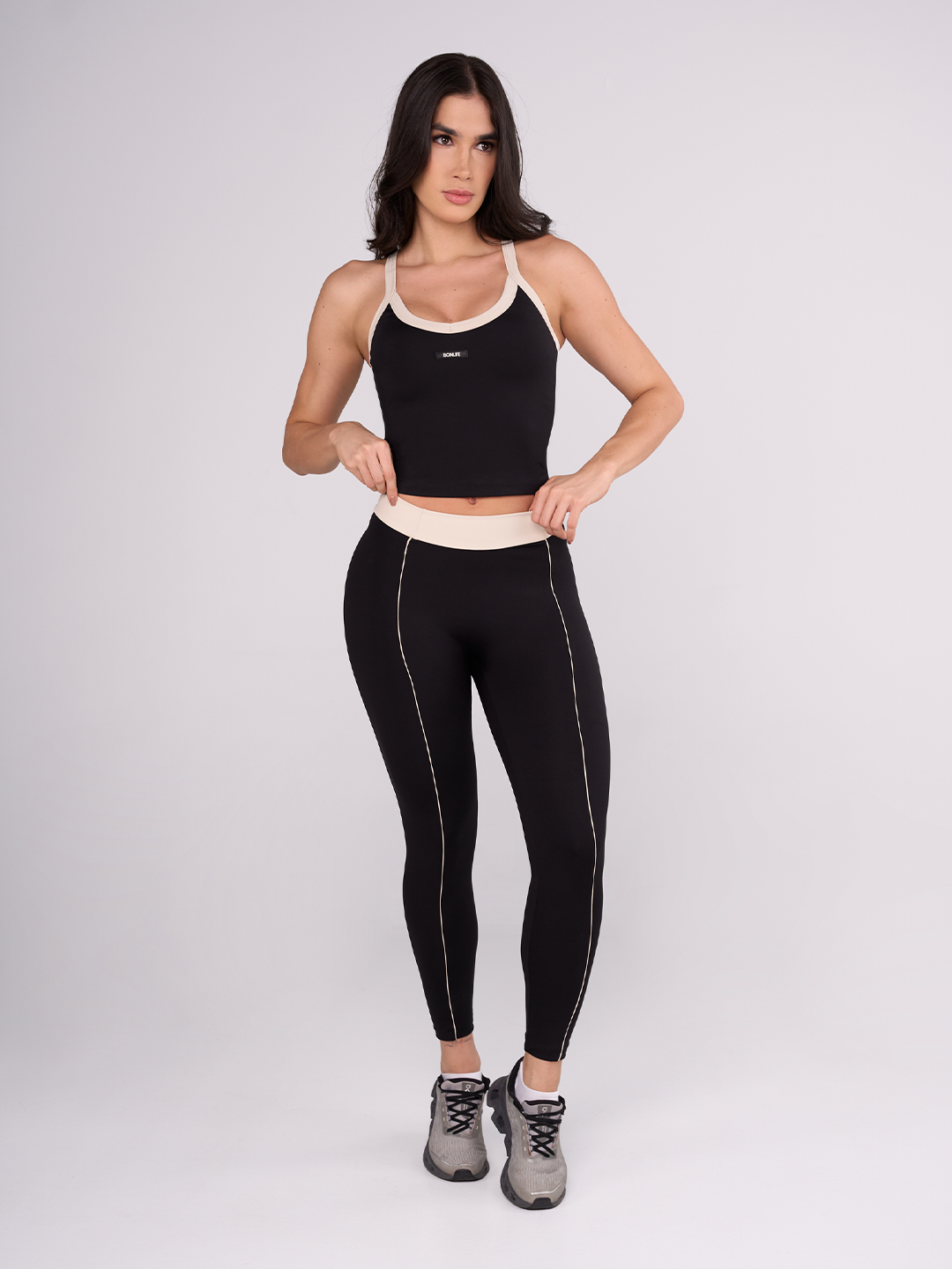 Set Deportivo VIBRANT – Crop Top + Leggings de Mujer