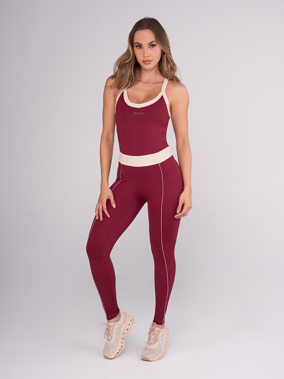 Set Deportivo VIBRANT – Crop Top + Leggings de Mujer