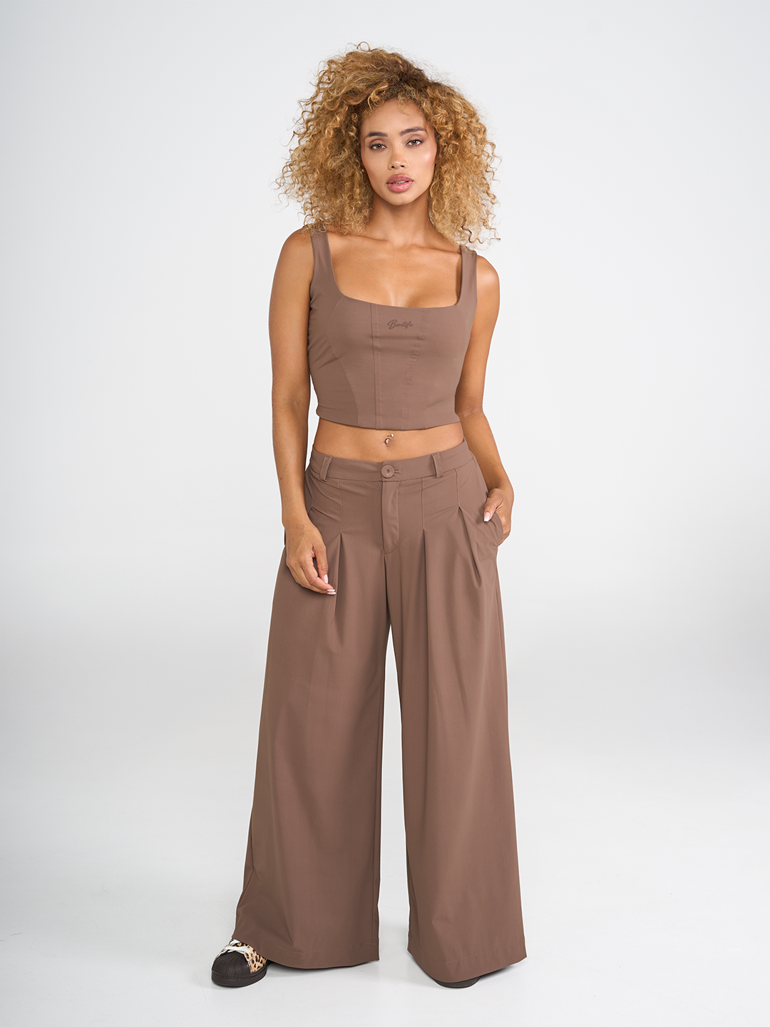 Conjunto Radiant Move – Crop Top + Pantalón